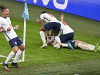 星空体育-欧锦赛场上一场史诗级对决的精彩瞬间