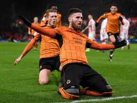 星空体育-狼队客场不敌曼城，遭遇失利