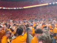 星空体育-激情的橄榄球赛事让场外球迷心跳加速