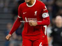 星空体育-热刺狂胜实力，利物浦惜败英超疲态