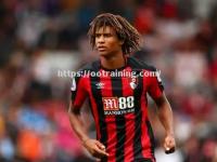 星空体育-伯恩茅斯队员赛前准备有序，向胜利迈进