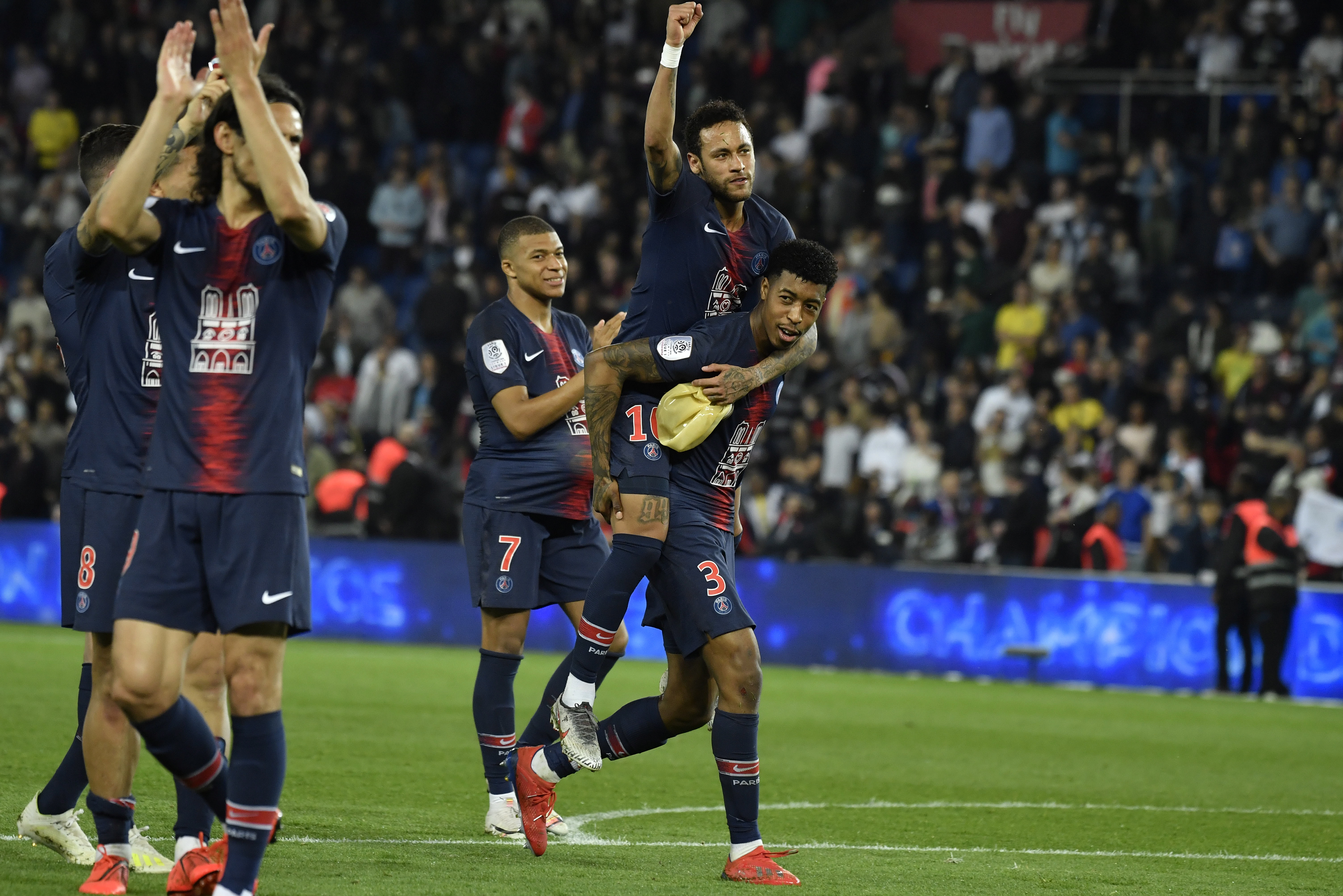 巴黎圣日耳曼历经艰难险胜，成功晋级欧冠决赛！