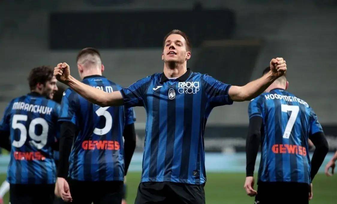 利尔主场逆转击败兰斯，继续领跑积分榜