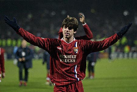 皇家社会取得胜利，继续保持领先