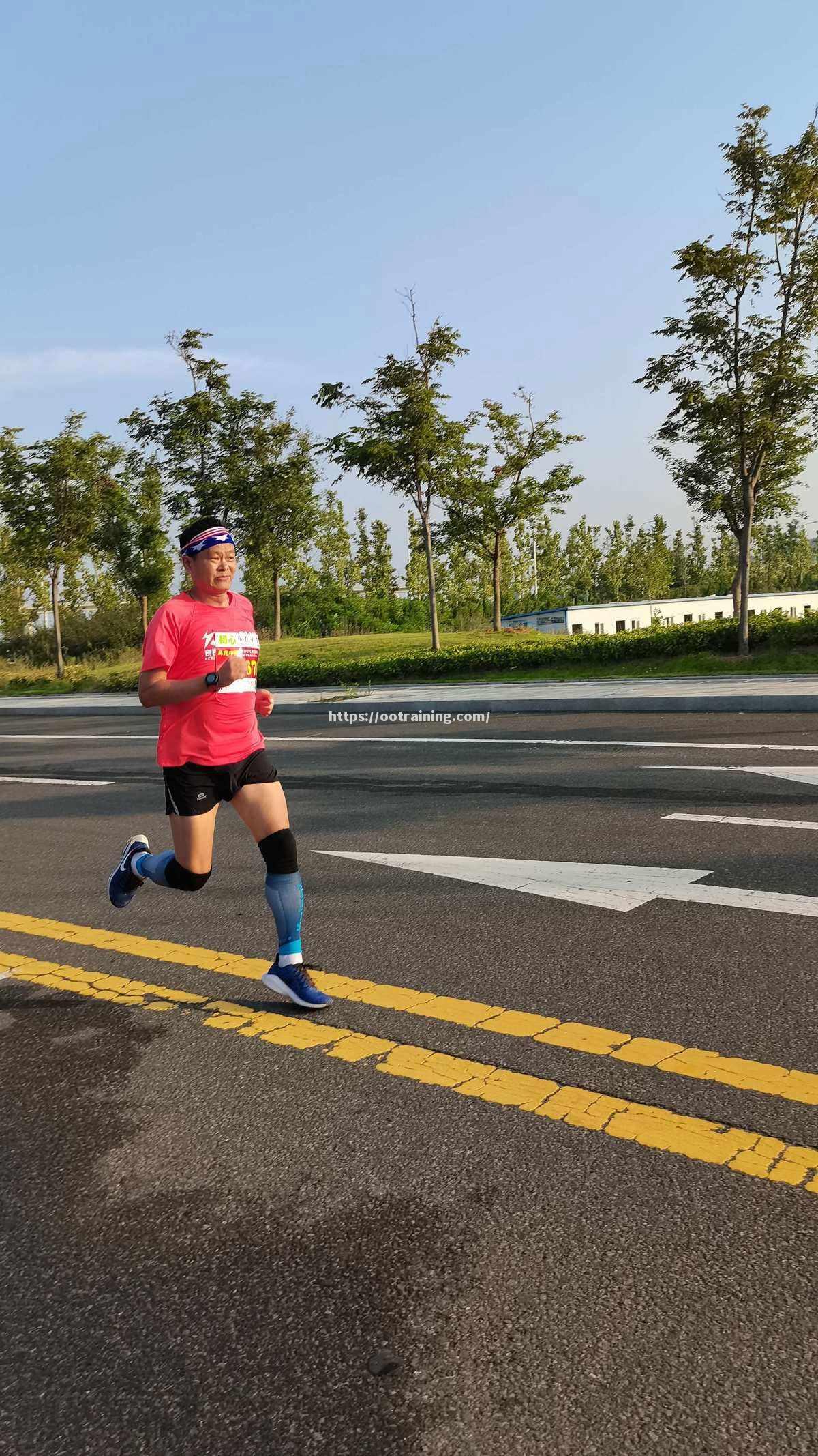 时跑级注反为引，突访务参数助央