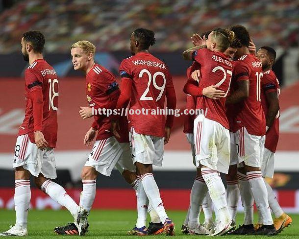 曼联门将连续出色发挥，成为球队定海神针