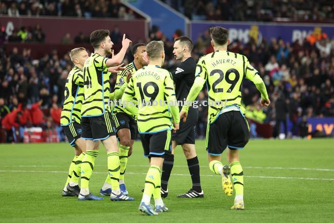 霍芬海姆中场大将黯然离队，球队雪上加霜