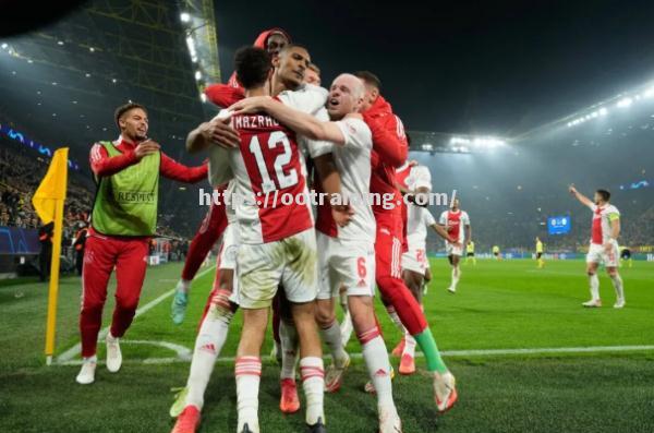 利物浦战乱战胜对手，为欧冠八强赛挺进