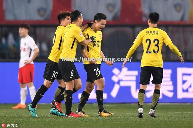 欧预赛赛场新风暴，场上情绪高涨引发激烈碰撞