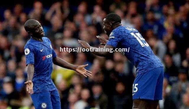 切尔西主场艰难取胜，保住领先