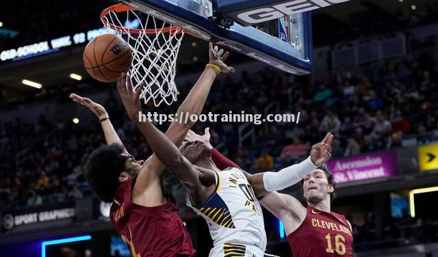 步行者队大胜马刺队，收官战势如破竹