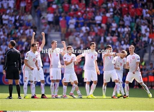 俄罗斯惊险淘汰，波兰晋级欧洲杯八强