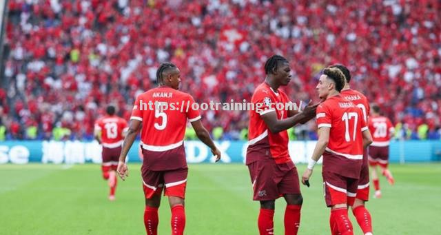 瑞士队庆祝晋级，备战欧洲杯比赛