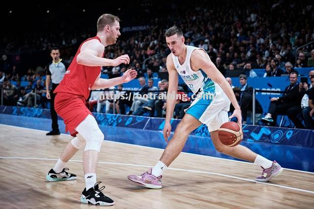 掘金锋线斗志昂扬,助球队取得胜利 掘金锋线斗志昂扬,助球队取得胜利