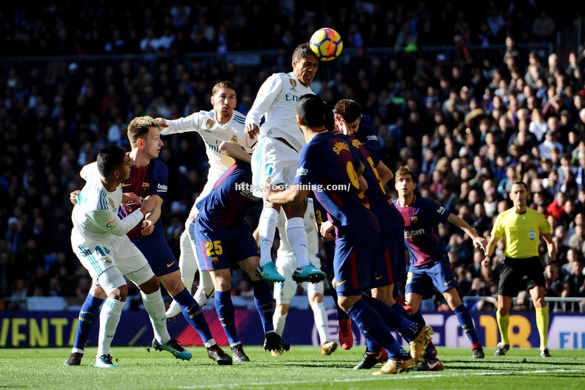 西班牙对阵巴西，一场激烈的足球比赛如期展开