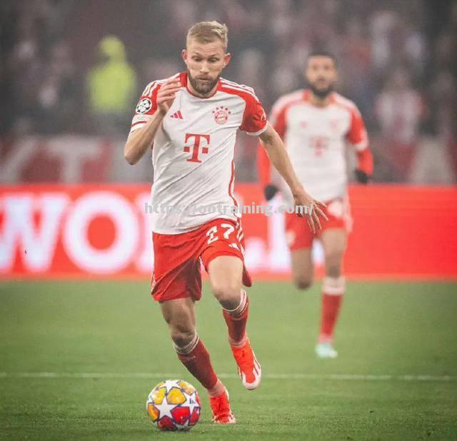 拜仁慕尼黑前锋独中两元，领先优势扩大