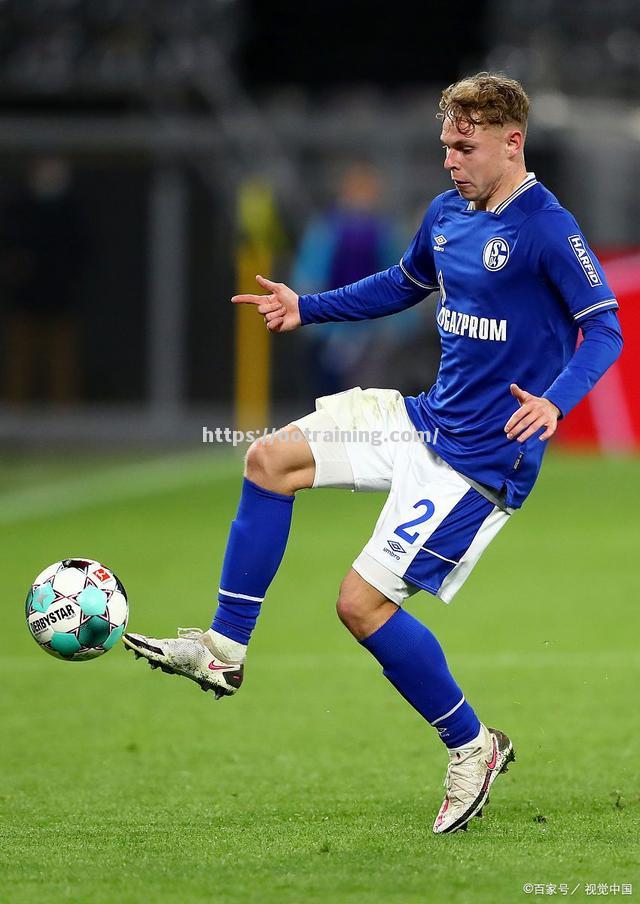 沙尔克04防线失误频频，连遭失利局面堪忧