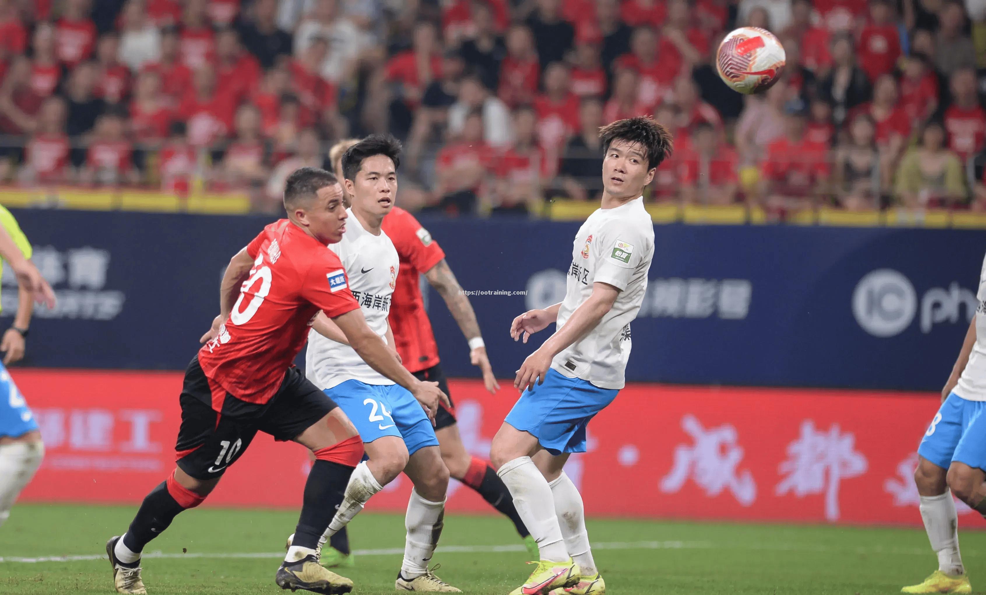 申花前锋发挥低迷，球队遭遇连败