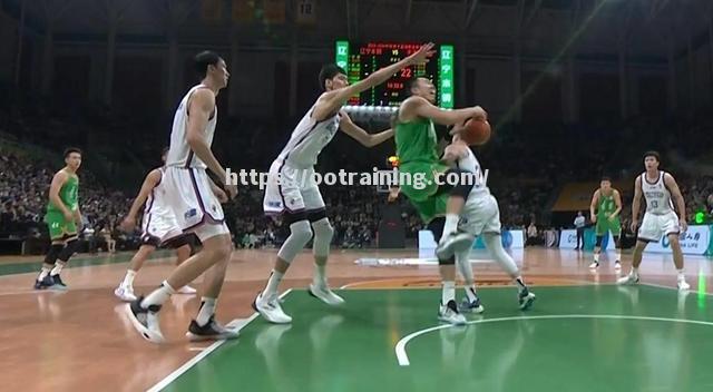 天津男篮在球场上展现实力，积分大增