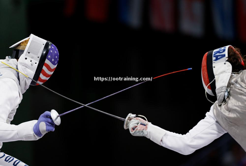 比利时击剑选手勇夺铜牌引人瞩目