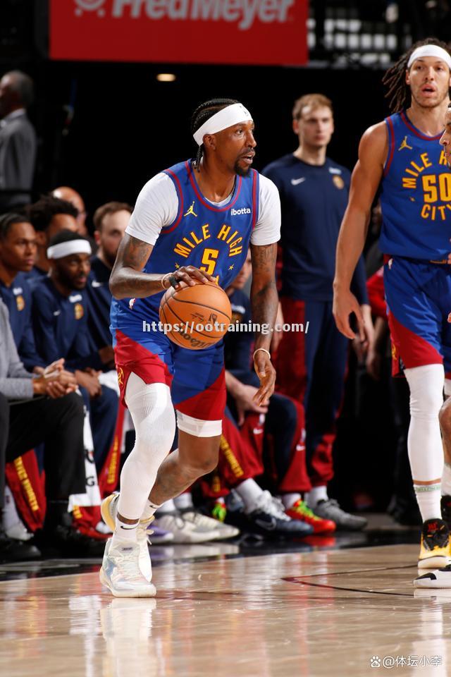 开拓者主场大胜,西部强队仍具竞争力 开拓者主场大胜,西部强队仍具竞争力