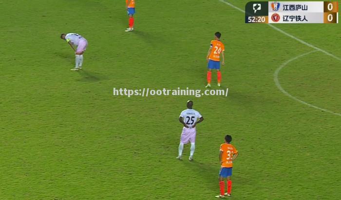 沙尔克迅速领先,主场取胜积分榜排名上升 沙尔克迅速领先,主场取胜积分榜排名上升