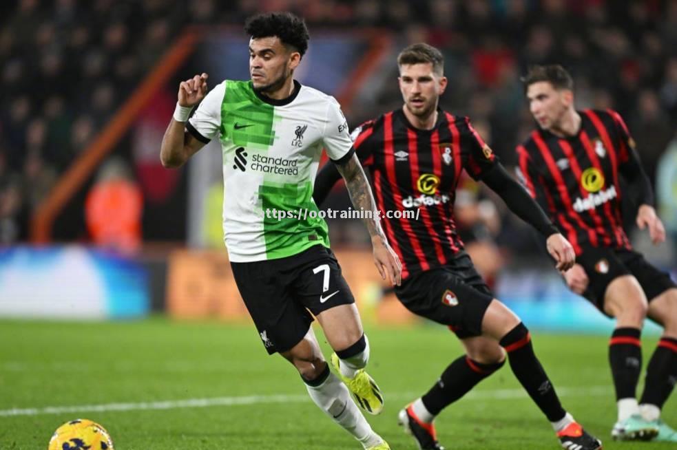 利物浦连胜,领跑积分榜 利物浦连胜,领跑积分榜