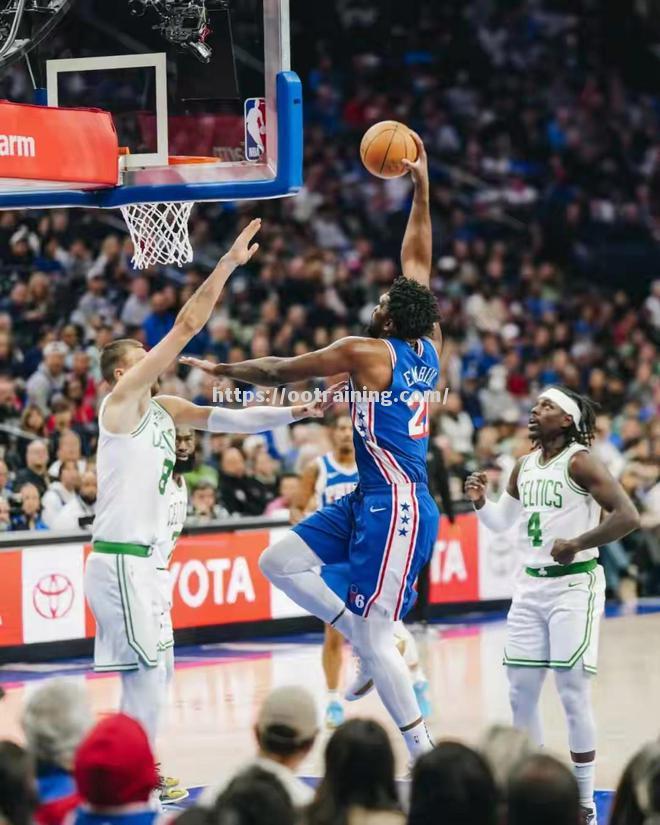 火箭主帅因冲突遭罚,球队出现火药味 火箭主帅因冲突遭罚,球队出现火药味