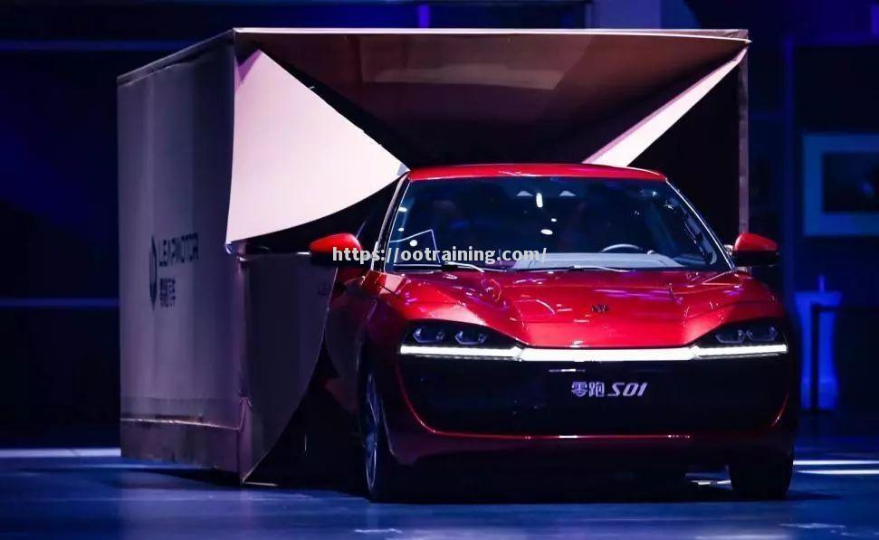 莱斯特城取胜领跑，豪取三分