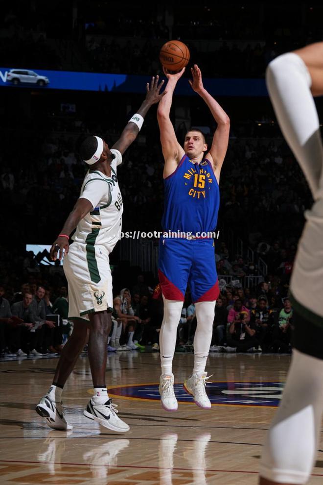 雄鹿队击败掘金，保持不败记录