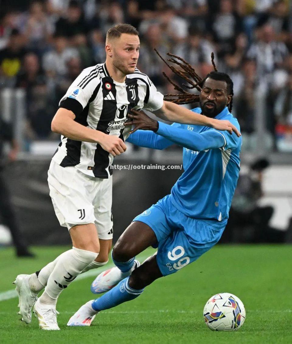 尤文图斯后防线不稳，连失关键进球造成负担