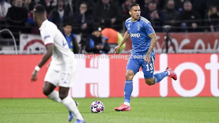 尤文图斯后防线不稳，连失关键进球造成负担