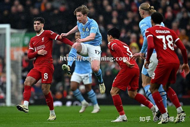 曼城逼平利物浦，争夺冠军榜首