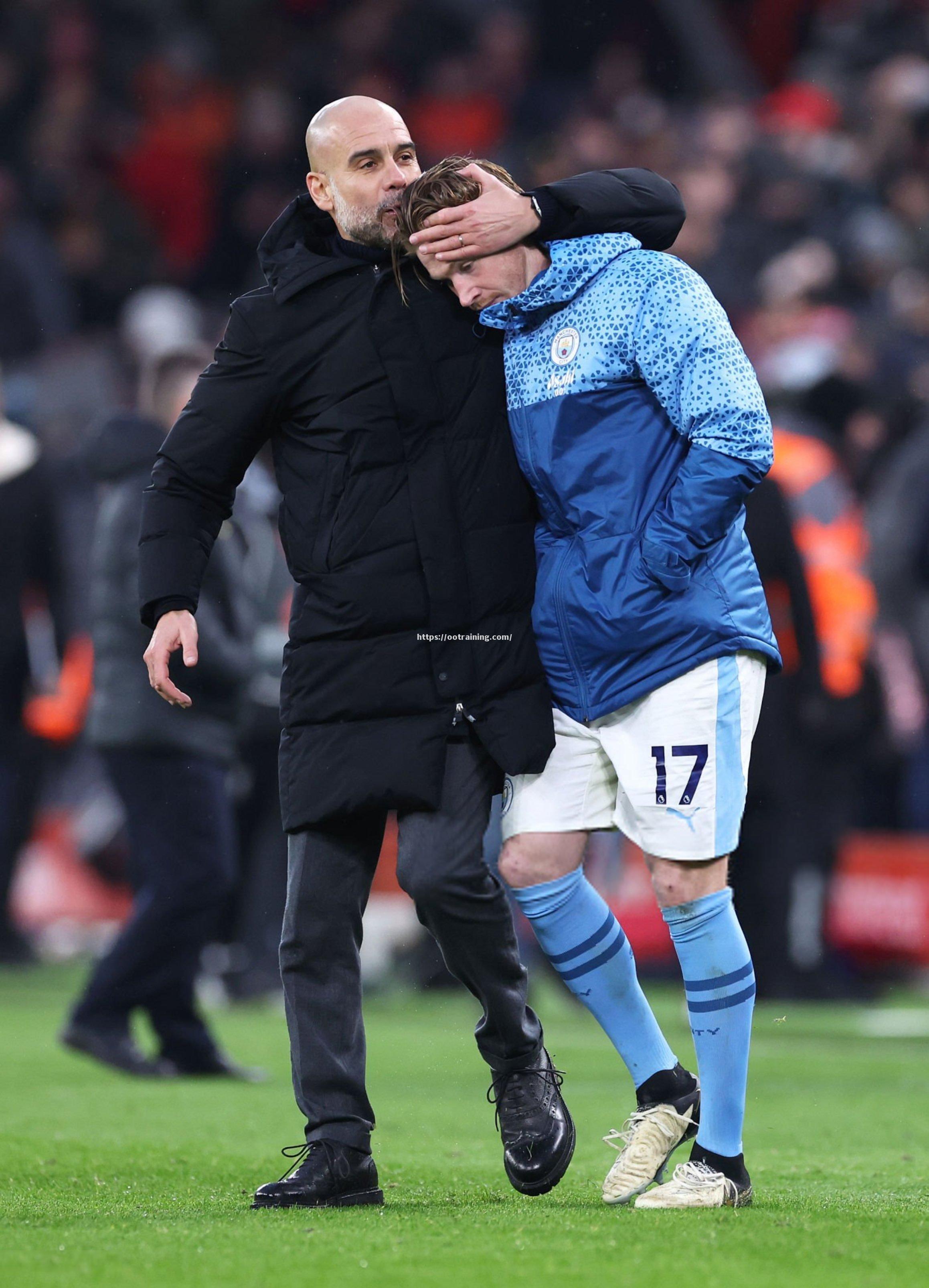 曼城逼平利物浦，争夺冠军榜首