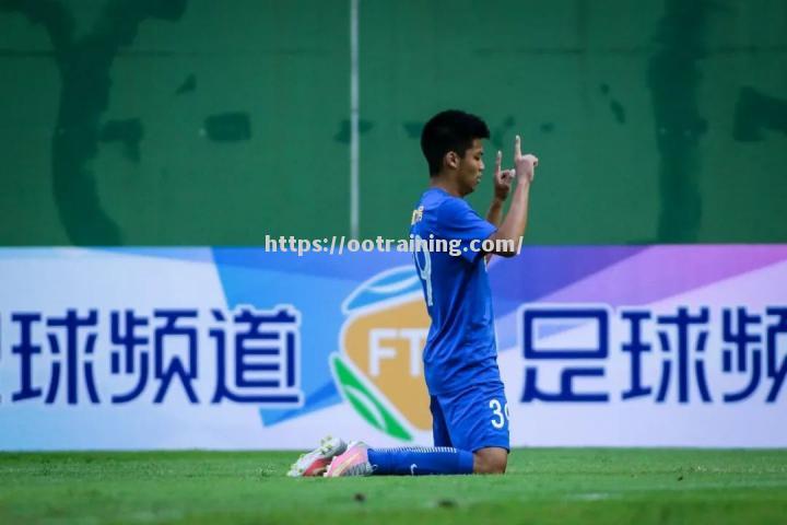 富力前锋双响，助球队力擒泰达，保持连胜