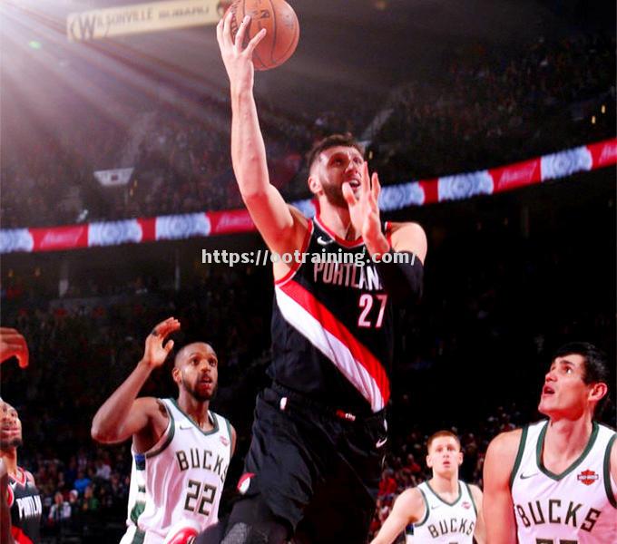 球场上的对决！西部挑战东部，胜者笑到最后