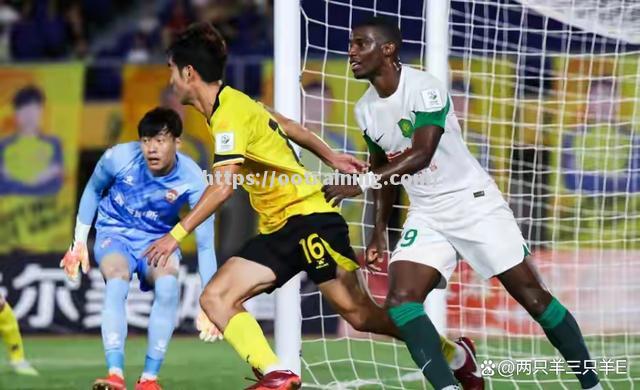 亚洲顶尖球队展开对抗，场上对决惊险刺激