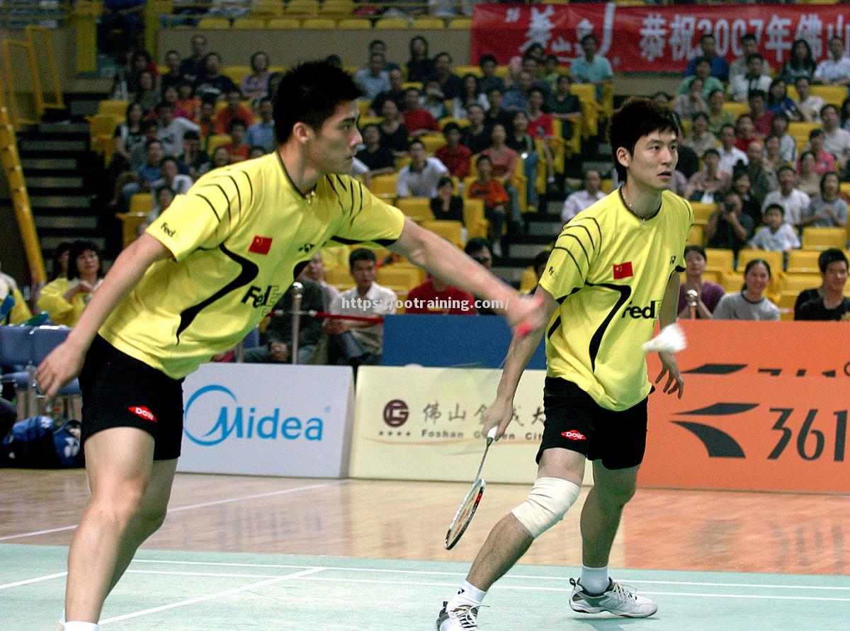 新加坡代表队在比赛中展现出强悍实力 新加坡代表队在比赛中展现出强悍实力