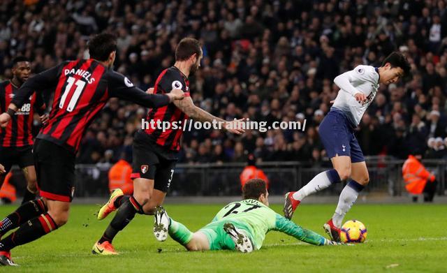 阿联酋主场作战不利，憾负东南亚劲旅