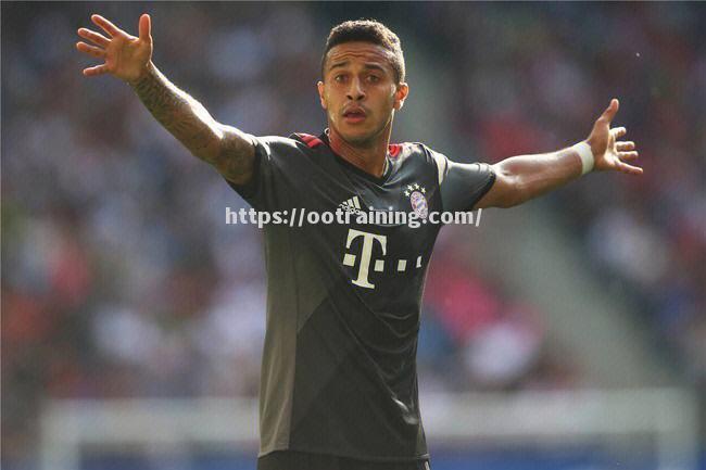 拜仁慕尼黑客场大败,争冠形势雪上加霜 拜仁慕尼黑客场大败,争冠形势雪上加霜