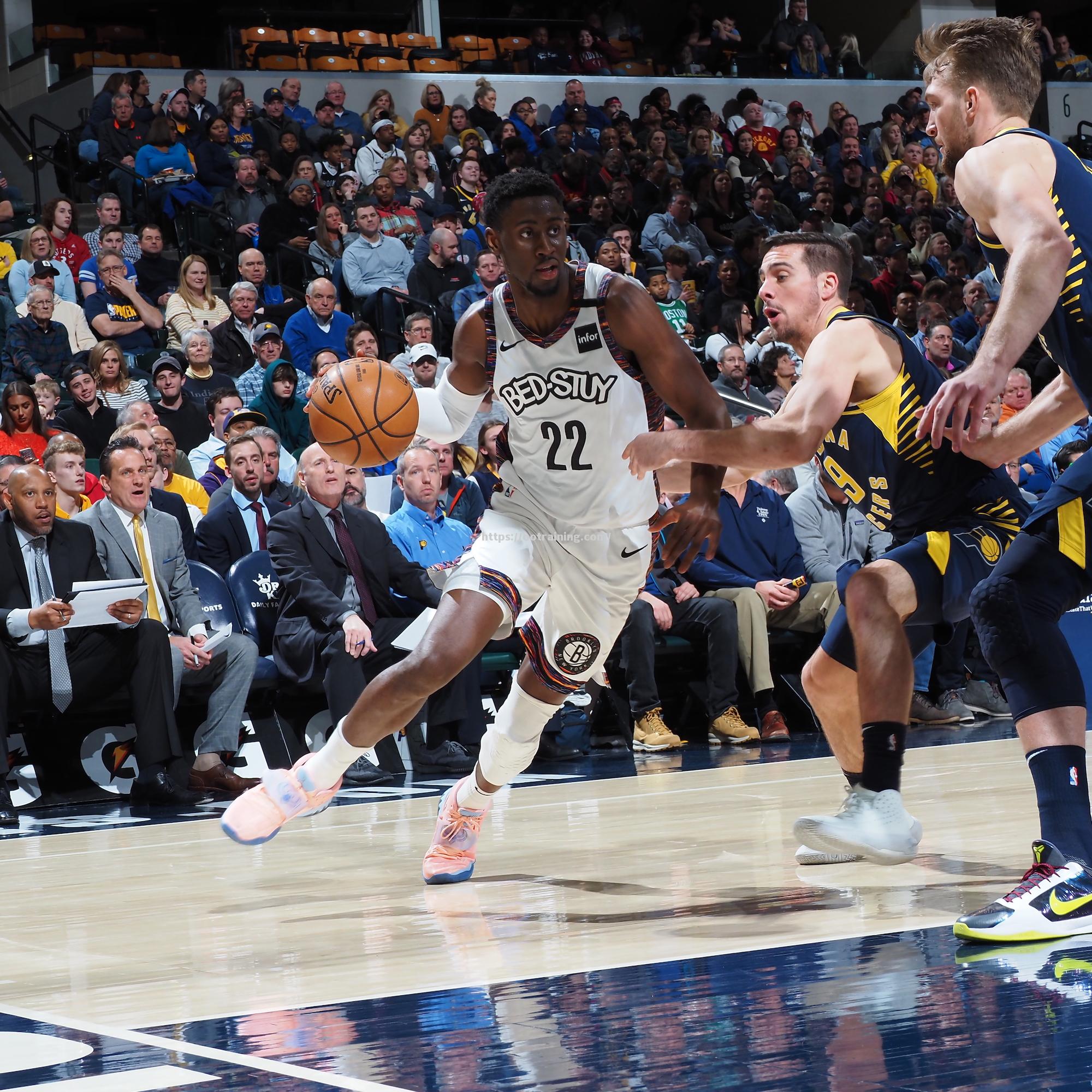 三分球绝杀！步行者队大胜篮网队